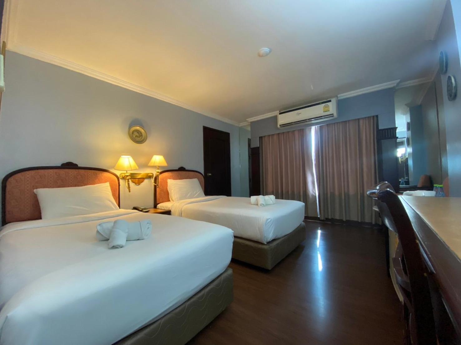 Mayflower Grande Hotel Phitsanulok Exterior photo